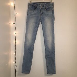 Light wash American eagle jeans hardly worn